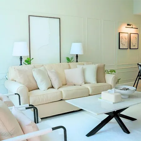 Spacious 1Br, Pool, Gym, Near Dining & Shops Дубай Экстерьер фото