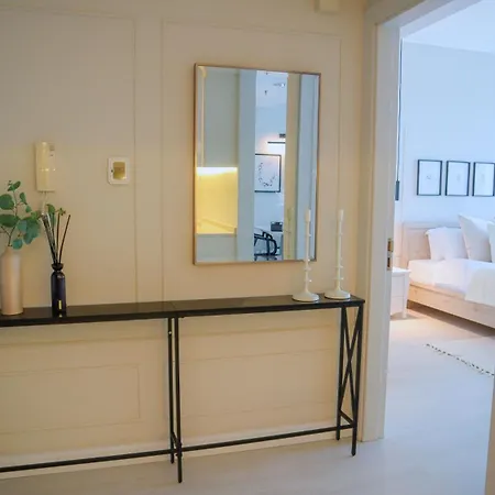 Spacious 1Br, Pool, Gym, Near Dining & Shops Дубай Экстерьер фото